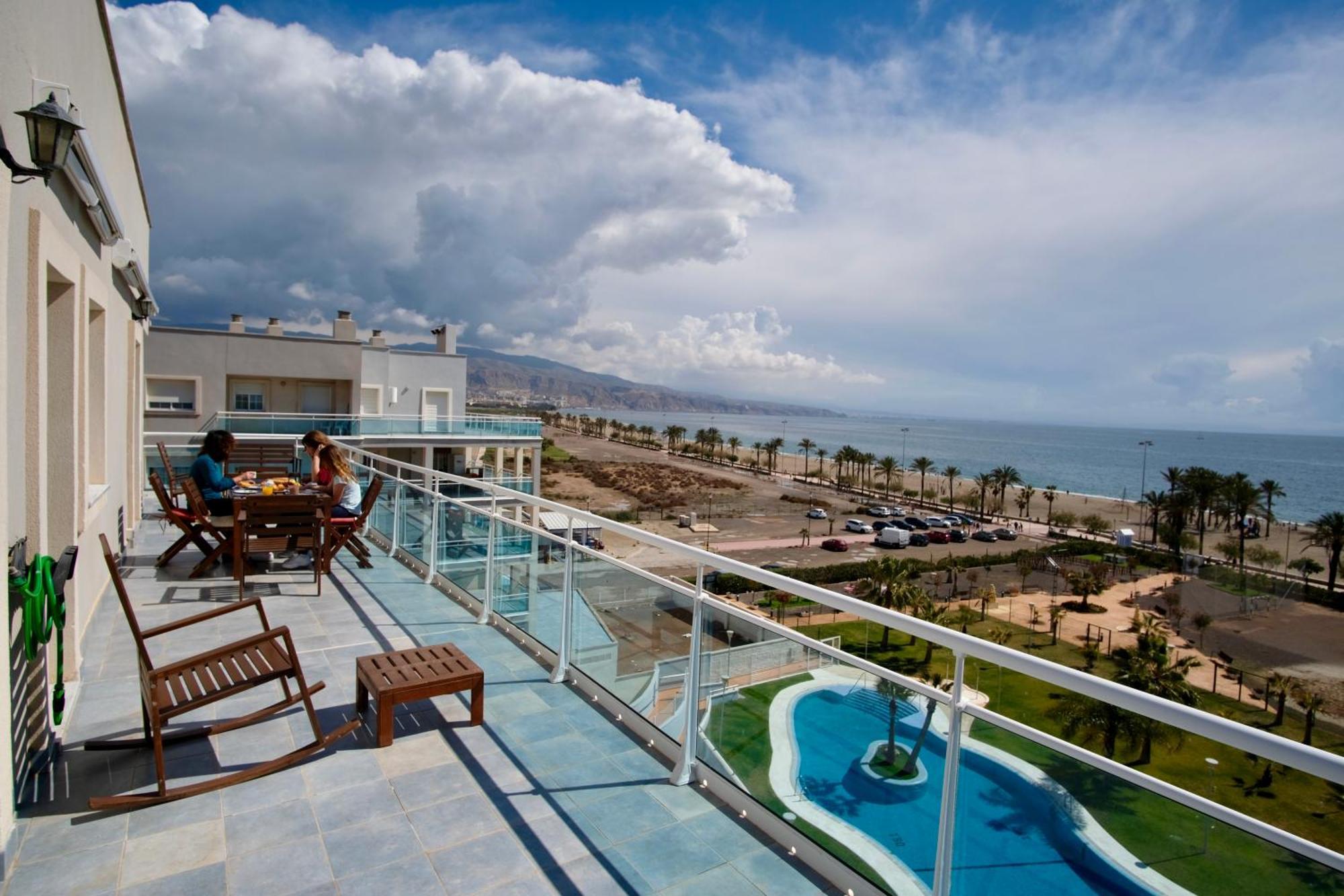 Seafront Penthouse Almeria 滨海罗克塔斯 外观 照片
